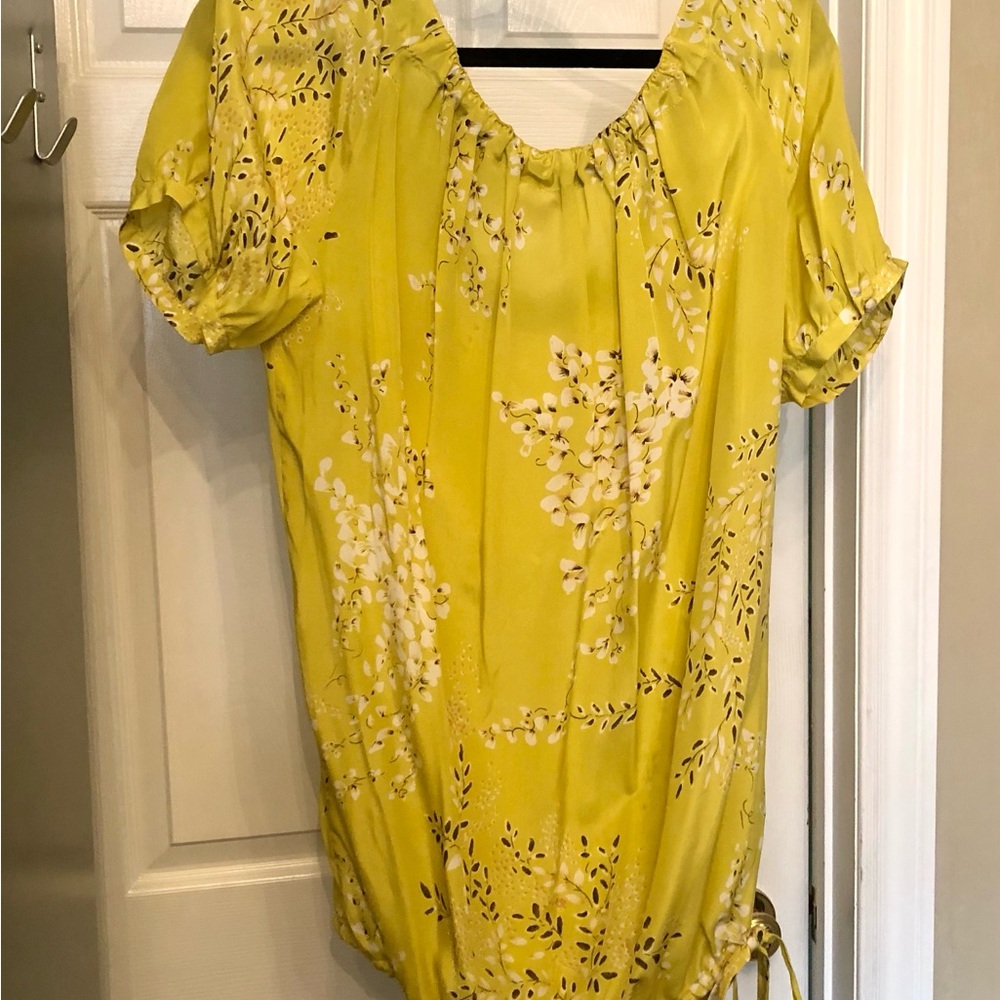 Ted Baker London Chartreuse  Floral Silk Blouse with Bow Detail. Size 3 - Picture 3 of 8